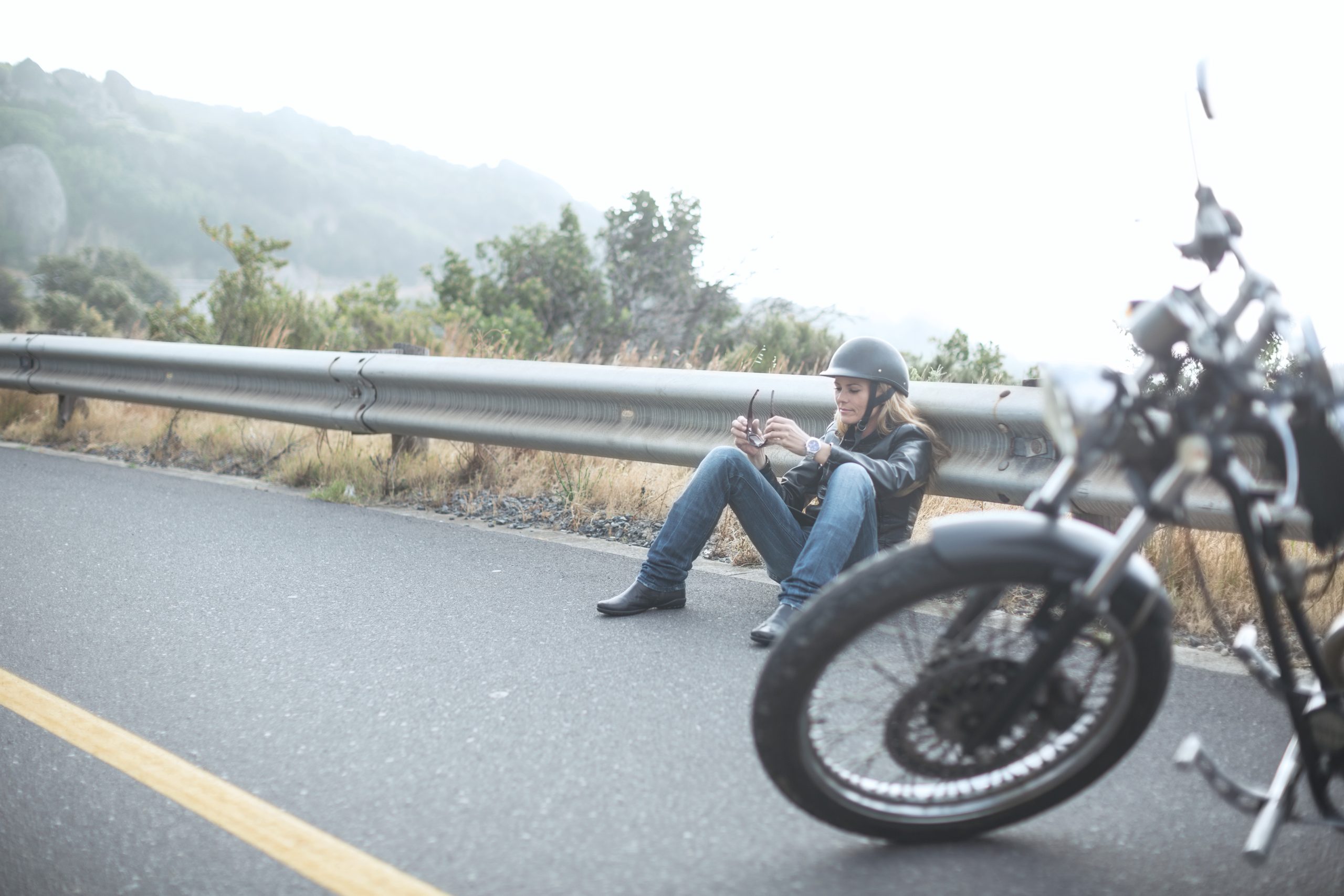 quedarse tirado con la moto
